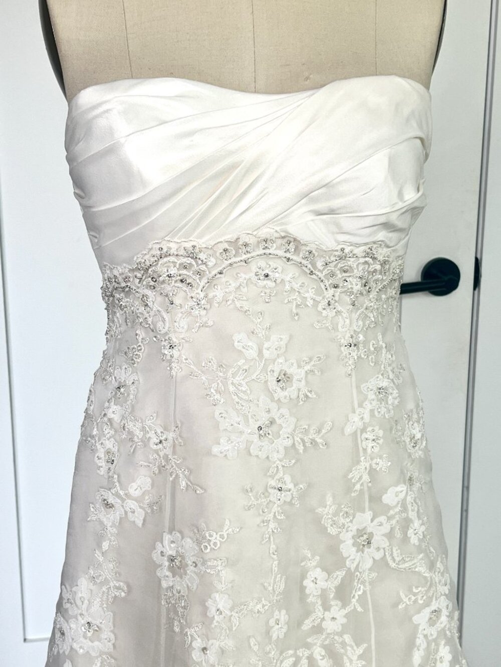 Casablanca Bridal 1955 "Dazzling Destiny" | Fit & Flare Wedding Gown | Size 8 - Picture 6 of 16